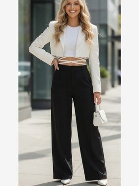 H:ours cropped blazer